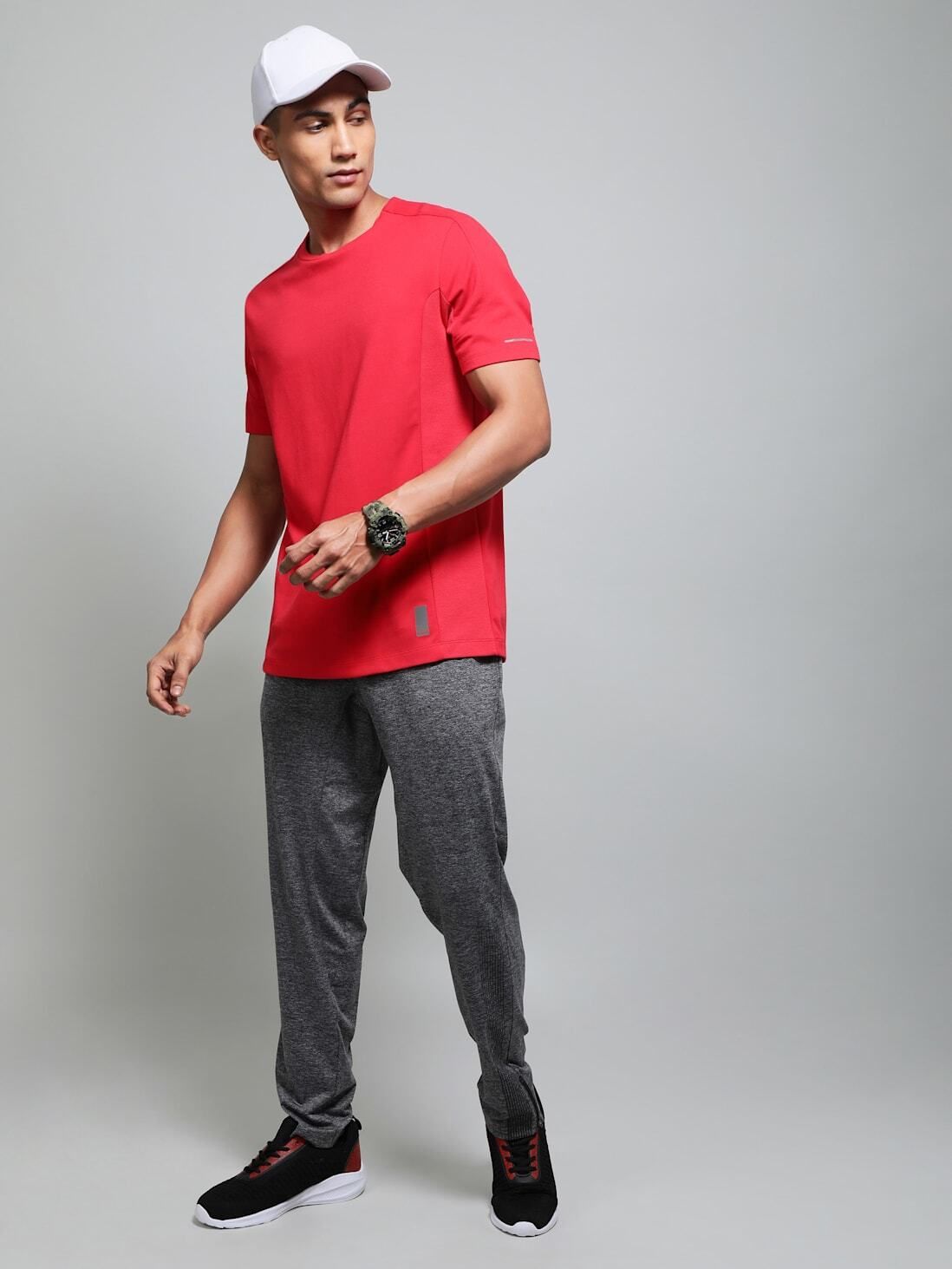 JOCKEY Solid Men Round Neck