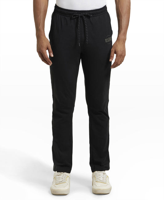 Trackpants